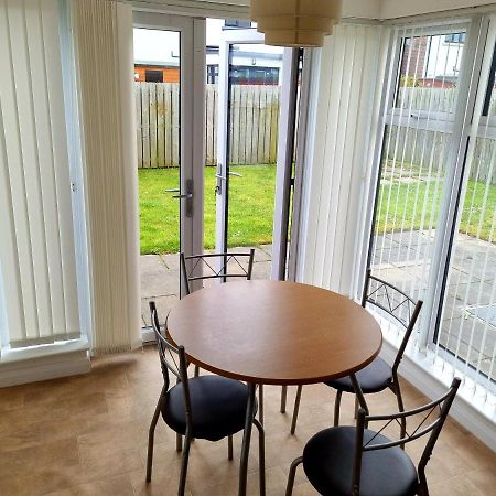 Modern 3 Bedroom Semi Detached Home ลิมาวาดี ภายนอก รูปภาพ