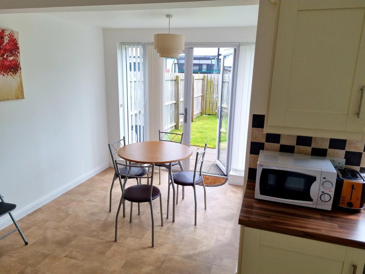 Modern 3 Bedroom Semi Detached Home ลิมาวาดี ภายนอก รูปภาพ